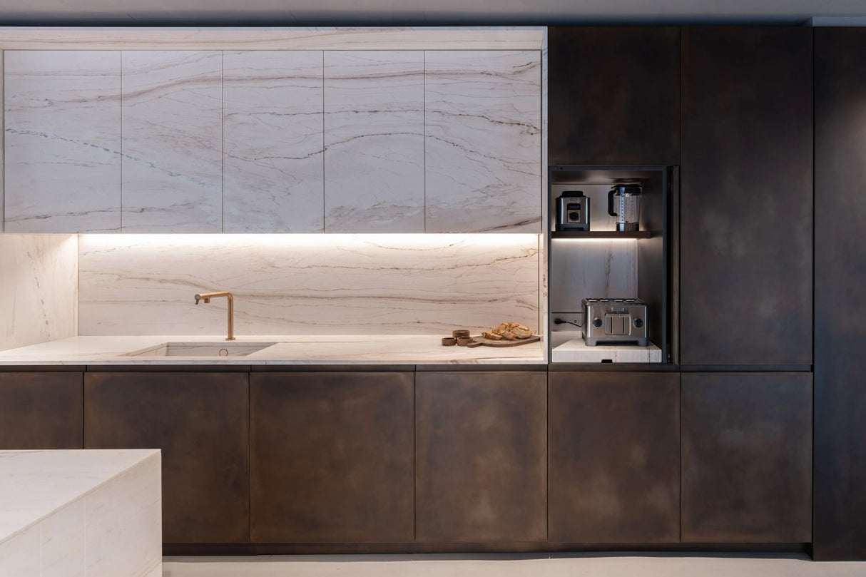 Cocina de melamina y mármol - NATIVIA