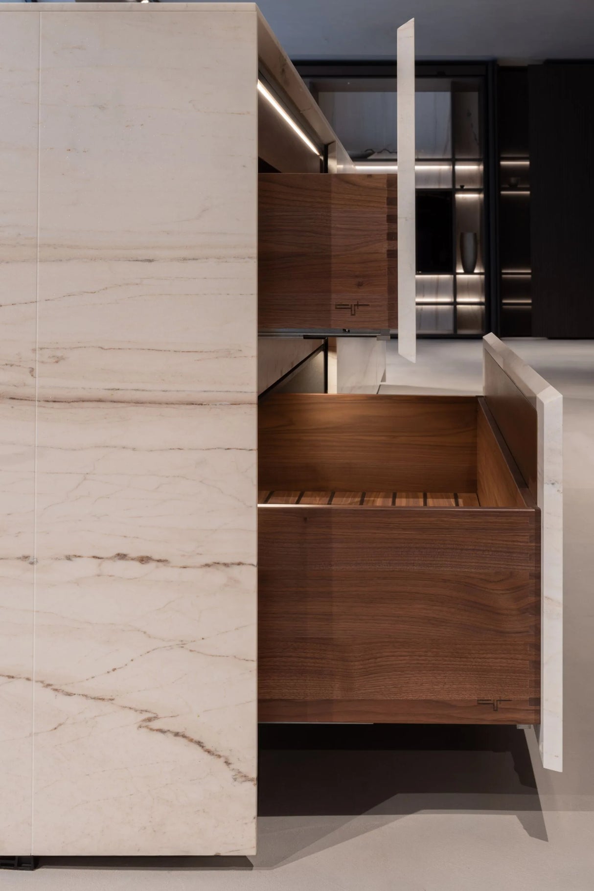 Cocina de melamina y mármol - NATIVIA