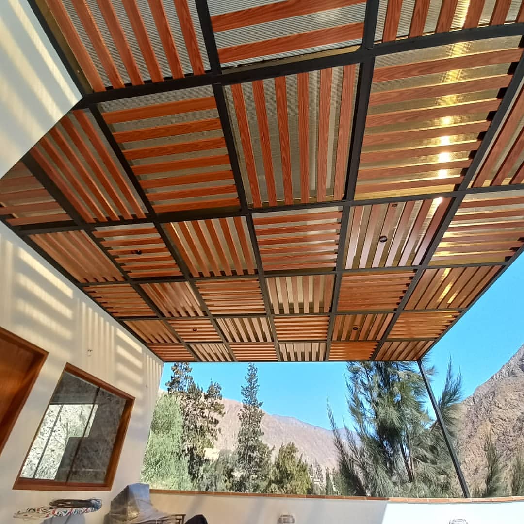 Pérgola de madera y pvc - YANN