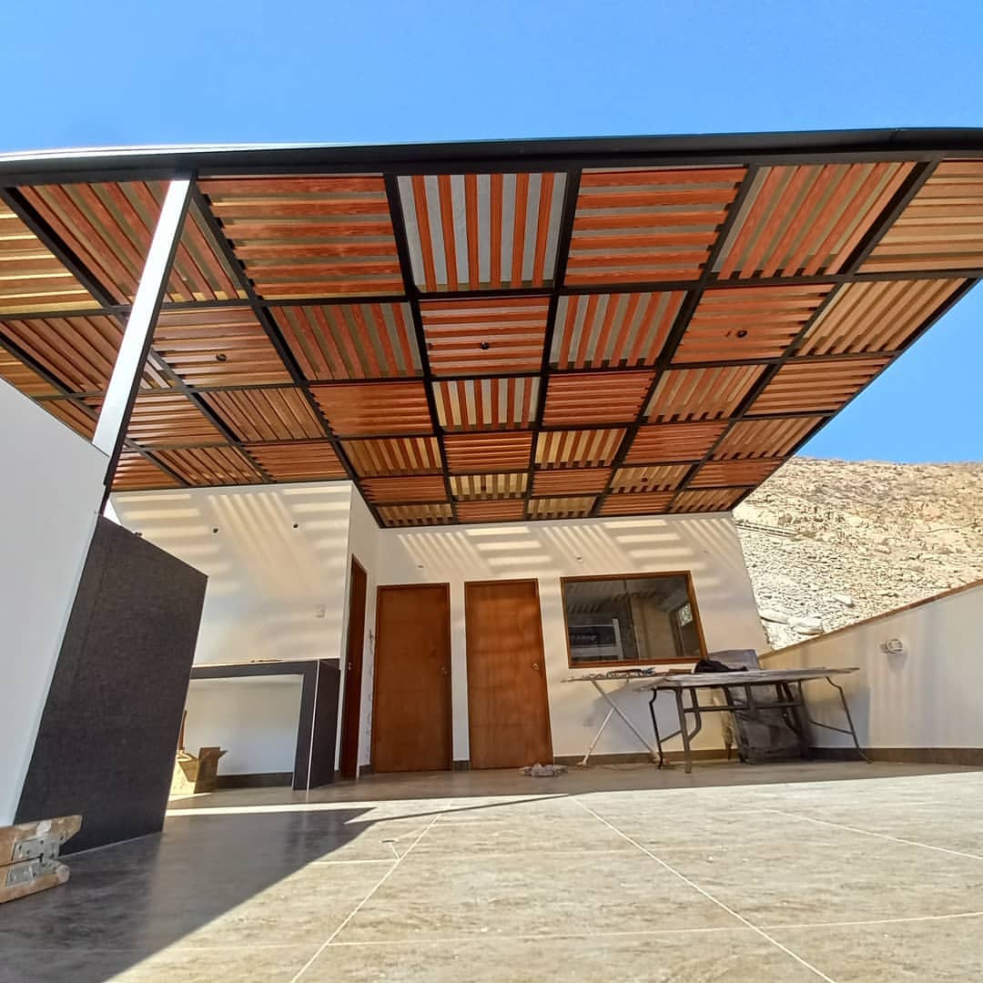 Pérgola de madera y pvc - YANN