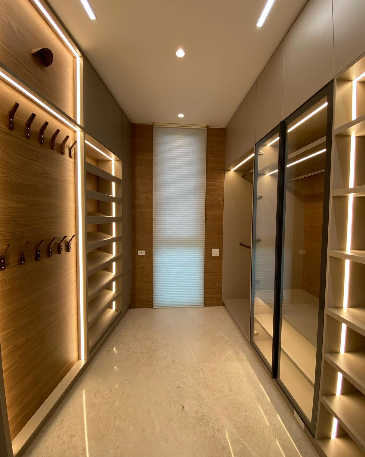 Walking closet con iluminación LED - FAIRFAX