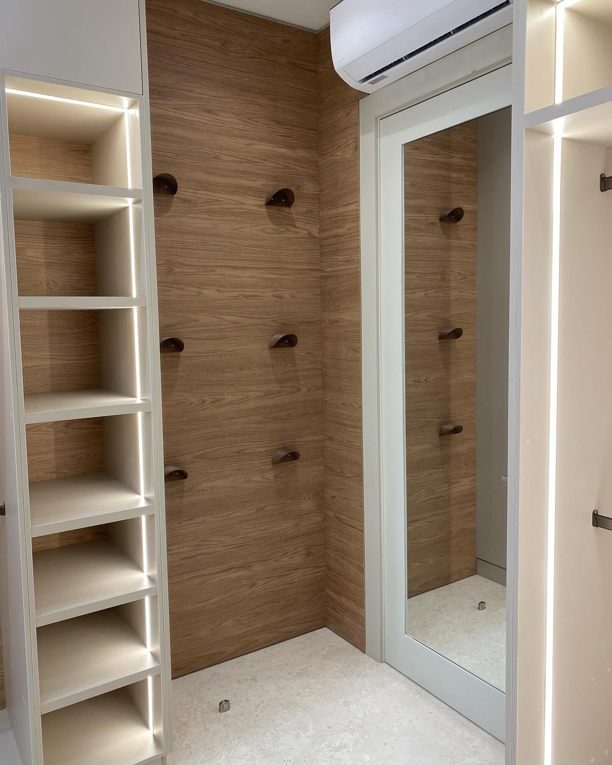 Walking closet con iluminación LED - FAIRFAX