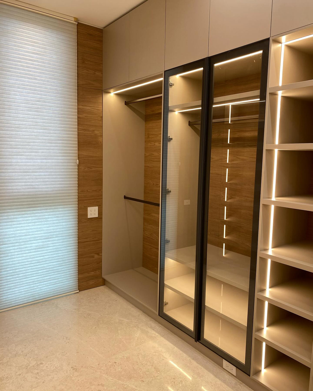 Walking closet con iluminación LED - FAIRFAX