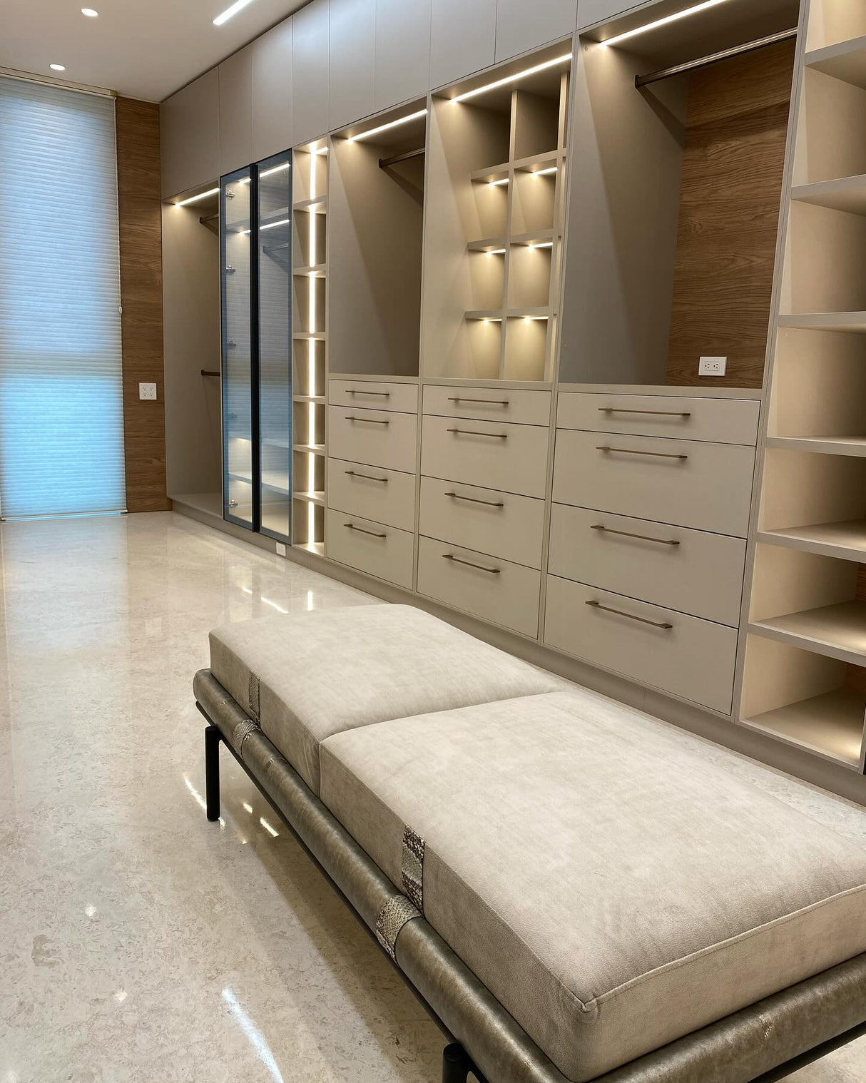 Walking closet con iluminación LED - FAIRFAX