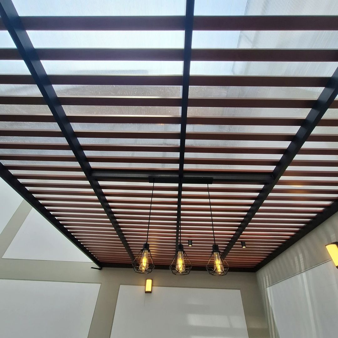 Pérgola para patio residencial - ROMAIN