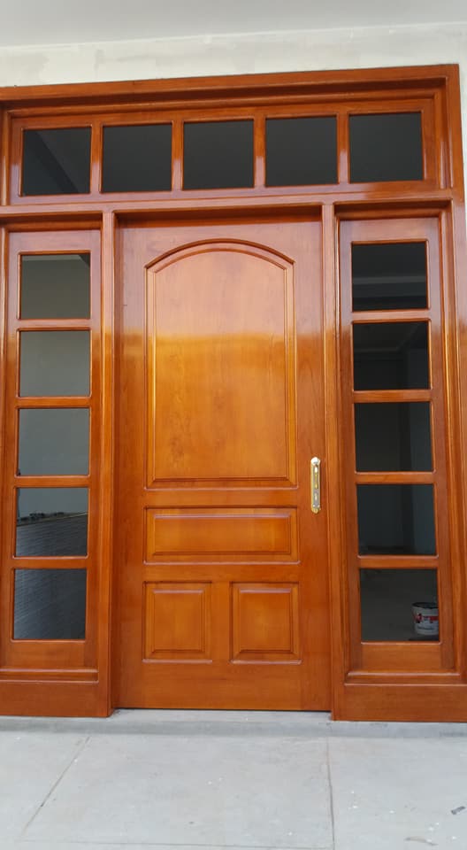 Puerta exterior de madera - UMBRA